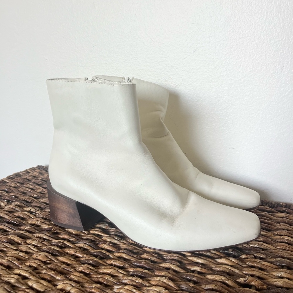 Mari Giudicelli leather classic ankle boot -white - size 38 /8